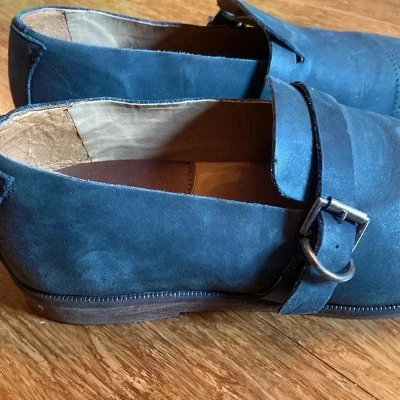 OluKai green leather women’s shoes - mule/loafer- size 7 - front buckle - Picture 7 of 8